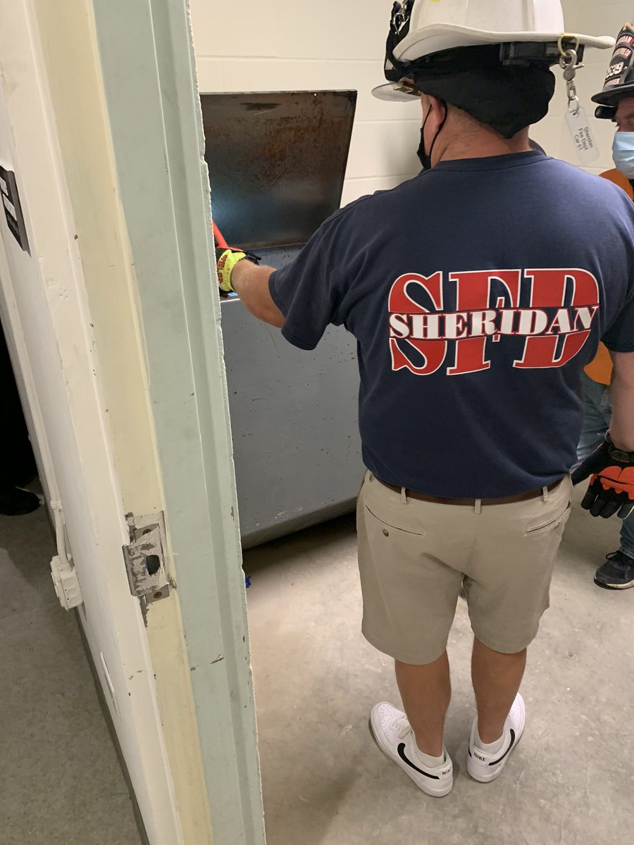 SheridanFire's tweet photo. Sheridan Fire Crews trained on elevator rescues, and sprinkler operations this evening, after our monthly business meeting. #training#trainuntilyougetitright https://t.co/FzKgcfxVQO