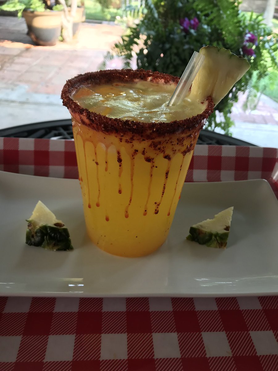 g_alvarez57's tweet photo. My mom will be selling aguas frescas at her house show her some love and support her small business y’all 👍🏽they’re super good 🔥 https://t.co/Q5Z8lqr9ZI