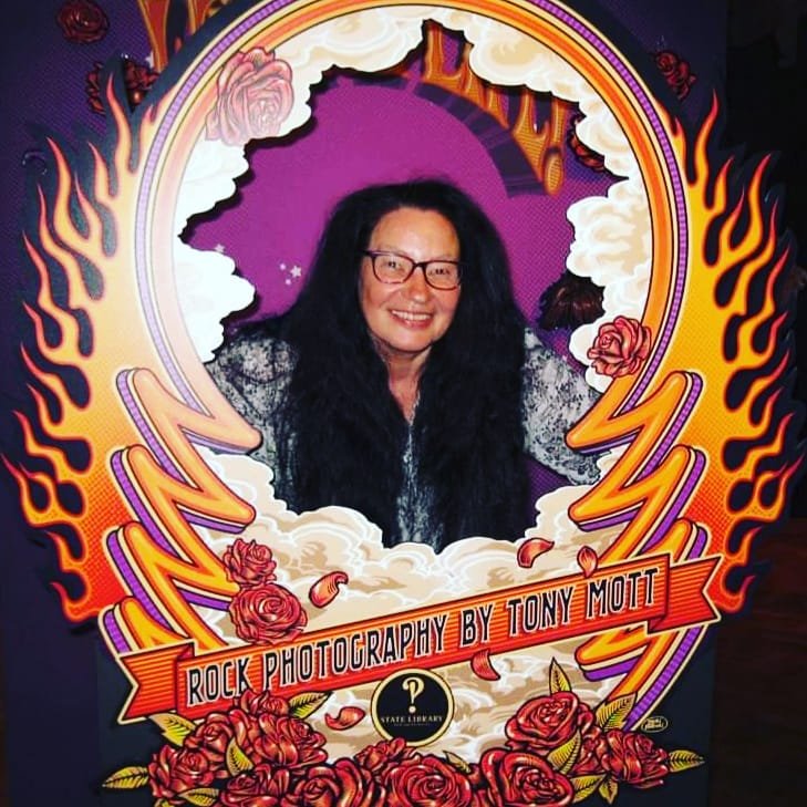 PhillipaTrelfo1's tweet photo. Remembering photo fun with a friend at 'What A Life! Rock Photography by Tony Mott' exhibition, State Library NSW about 2015-2016. #photography #musicscene #tonymott #exhibitions #statelibrarynsw #funandfriendship https://t.co/yoV5XXN9xD