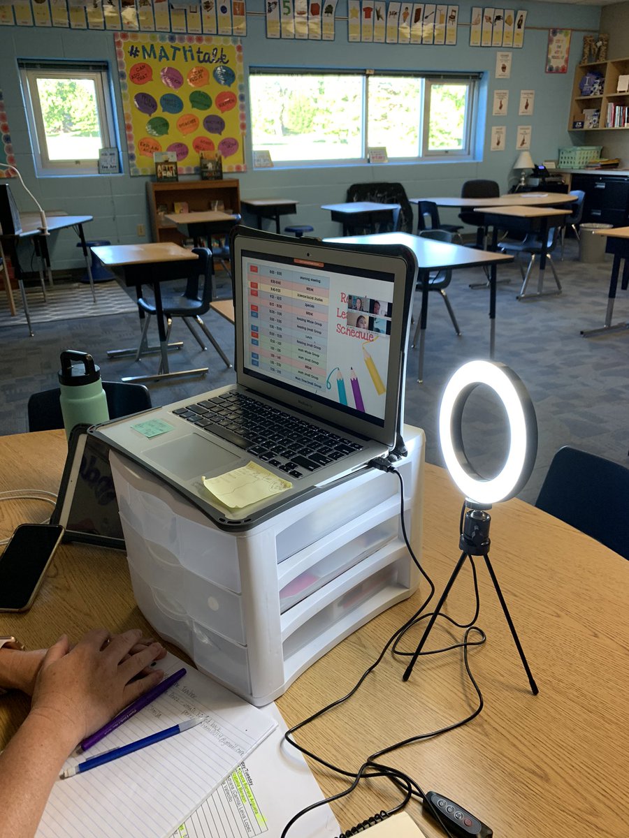 jg_risinger's tweet photo. Tonight’s Virtual Meet The Teacher was amazing to see, we missed our Buffalo fam SO much 💛 I’m just so incredibly proud of teachers and educators connecting with kids and learning how to teach in BIG new ways. @Buffaloes_SMSD #comanchestrong https://t.co/MFCb9n4EkO