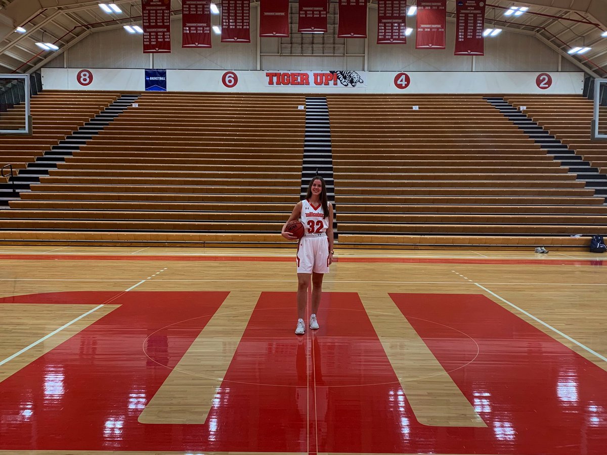 HemmelgarnKatie's tweet photo. Had an amazing visit at @wittenberg Thank you coach Neal and Coach Val!  @WittWBB https://t.co/t4ea7MAH7M