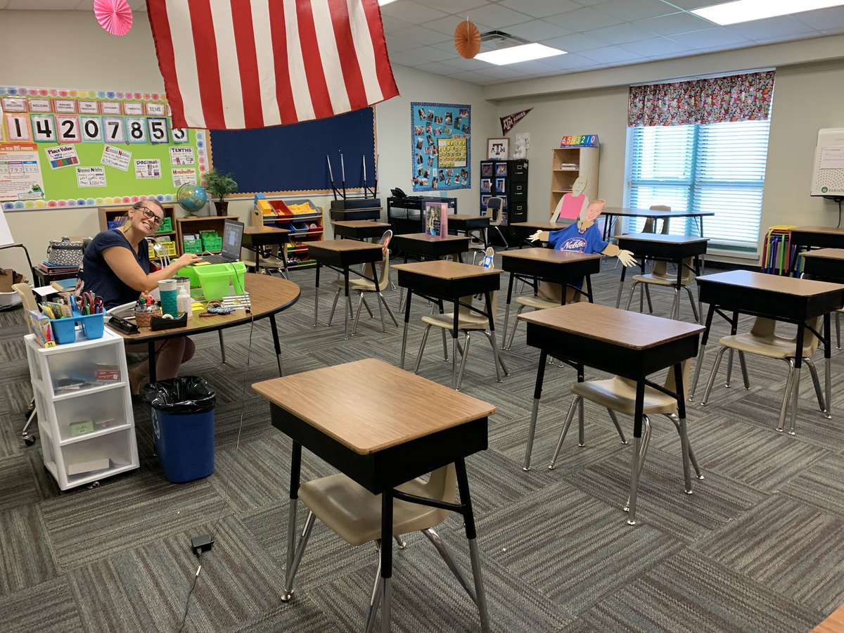 Love walking into this remote teacher’s classroom and seeing some smiling faces! We love you, Mrs. Henry❤️<a href="/nebbienation/">Nebbie Williams Elementary</a>