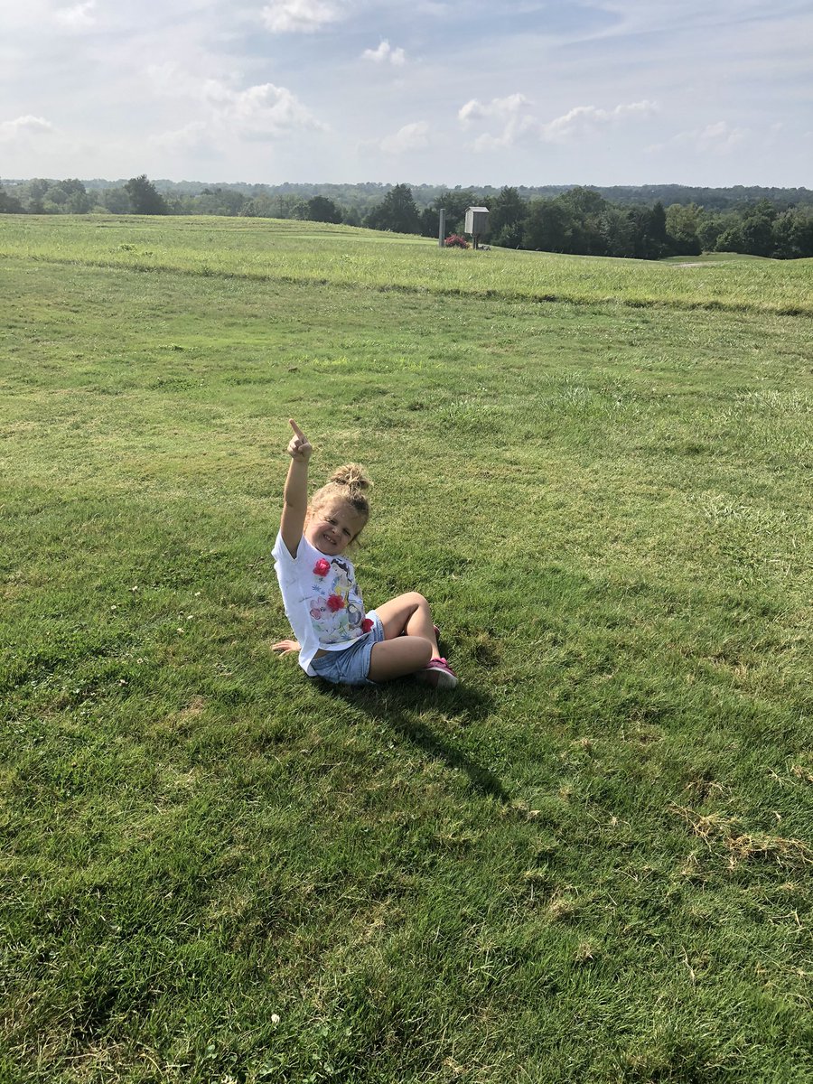 mrshuber87's tweet photo. Gracie Huber was definitely the biggest fan at tonight’s golf match vs. Harrison! SO to Hannah Baker on another medalist finish (39) and Isabella Mays for another strong round! https://t.co/Pi4ENRgMAH
