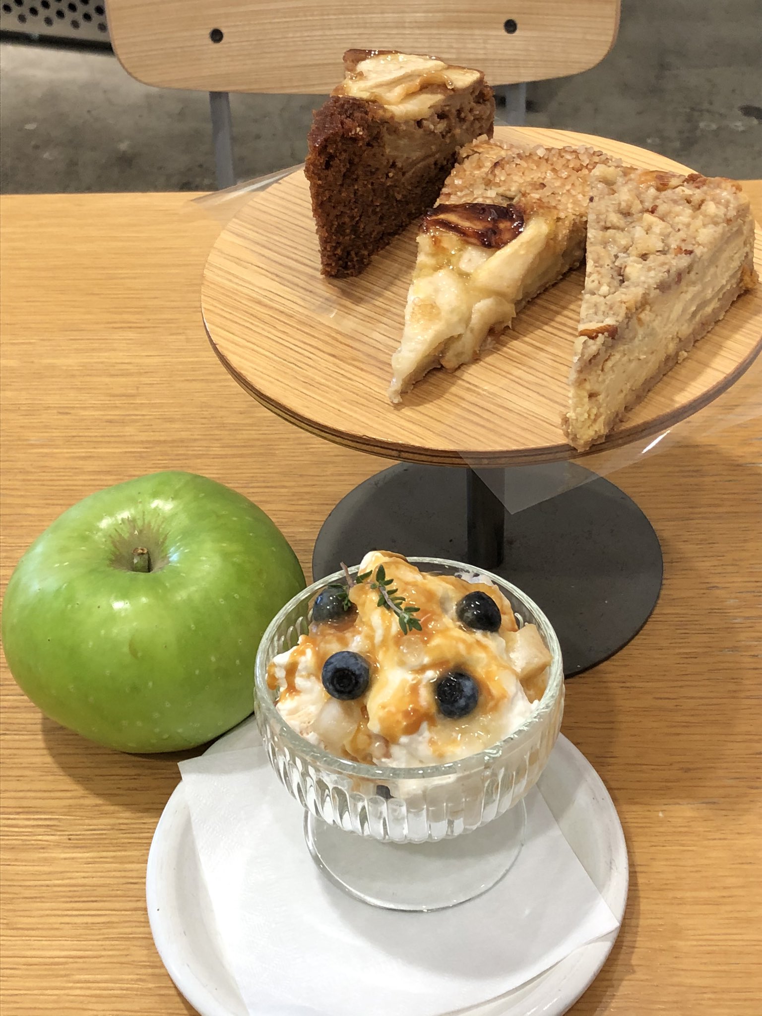 平岩理緒 幸せのケーキ共和国 ローズベーカリーで9 1 30に長野 小布施町産のブラムリー フェア開催 イギリス生まれのクッキングアップル ブラムリーズシードリングを使ったメニューが勢揃い 銀座店では ブラムリーのジンジャーケーキやガレット