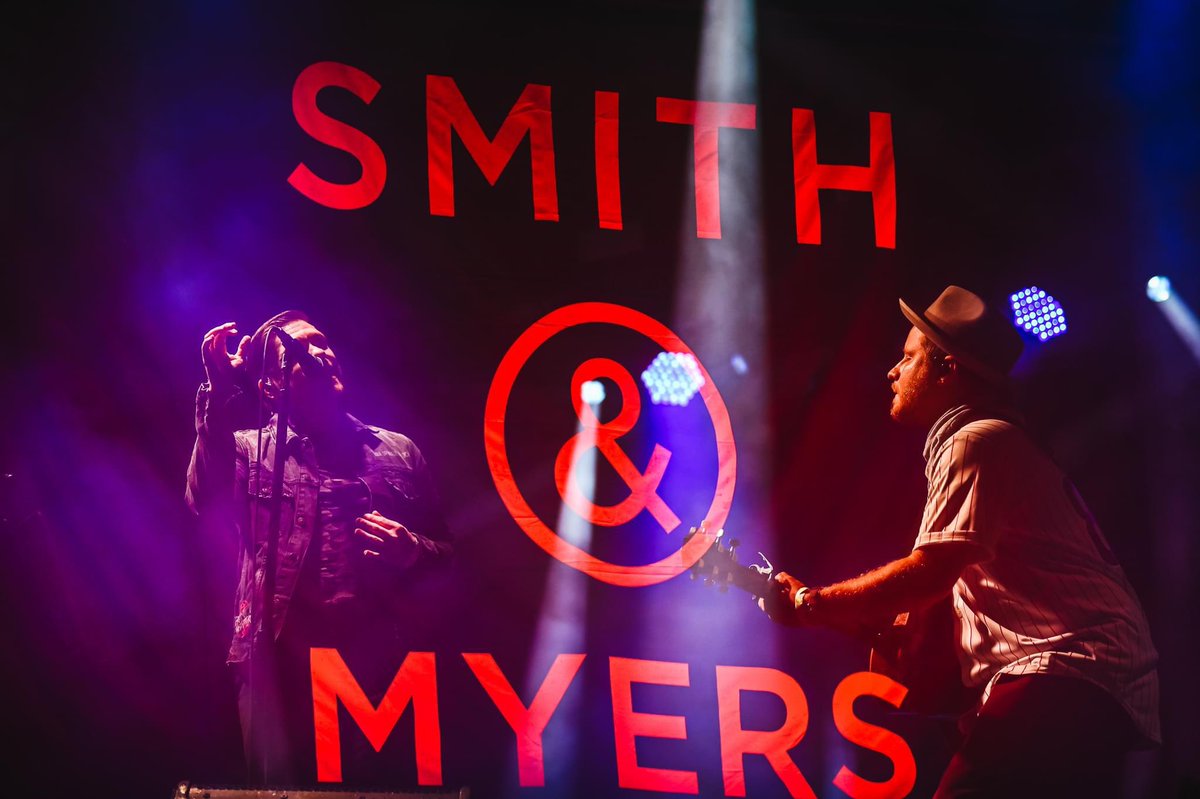 LiveNationPhila's tweet photo. It's been 9 months since @SmithAndMyers have stepped foot on a stage! Thanks for the memories, Philly! #LIVEINDRIVEIN ππΆ
πΈ: @garfinkel_ https://t.co/AkYUZrFUGf