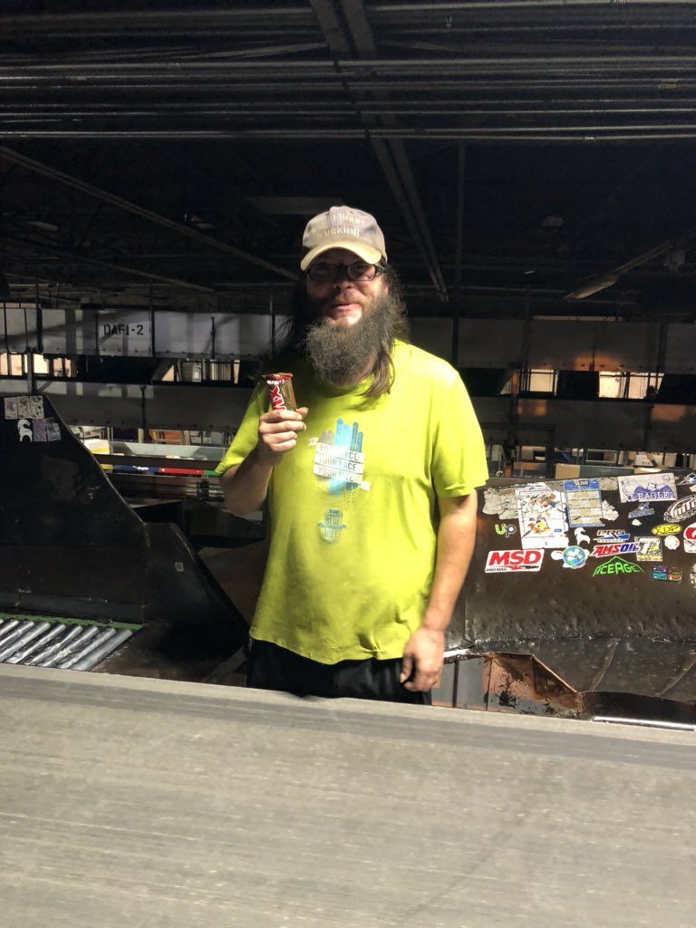 des_ups's tweet photo. Des Moines Twilight Target 0, Footwear Audit “Don’t TWIX your ankle!” #50safedays @NP_UPSers @McvayLance @MiguelR1021 @Trouble2764 https://t.co/2l5mDmbIT1