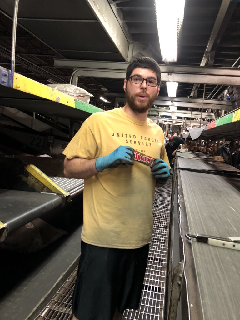 des_ups's tweet photo. Des Moines Twilight Target 0, Footwear Audit “Don’t TWIX your ankle!” #50safedays @NP_UPSers @McvayLance @MiguelR1021 @Trouble2764 https://t.co/2l5mDmbIT1