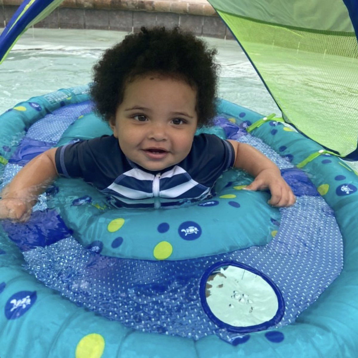 ogabriellee's tweet photo. mommy baby first time in the pool😍😍 https://t.co/QEKB94cETj
