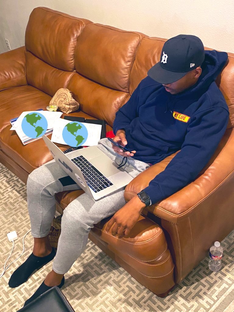 thejarreyfoster's tweet photo. Lovin the grind of entrepreneurship
#stepxstep
#slowgrind
#onezero
@ChipotleTweets for dinner https://t.co/0u9JuQIgnn