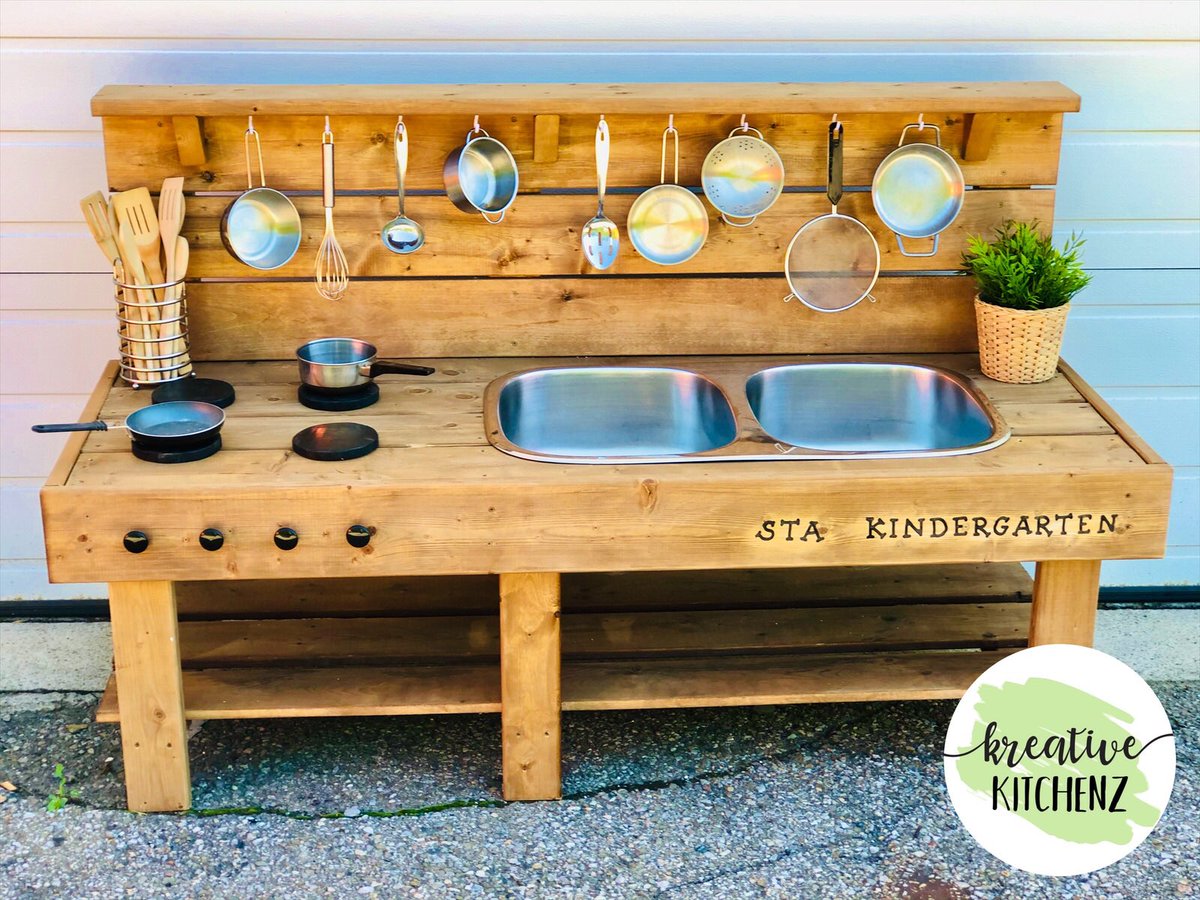 KKitchenz's tweet photo. This Classic 5 Ft. Classic and discovery table are on their way to a school in Keswick. Swipe to see the discovery table ✨ #mudkitchensontario #mudkitchencanada #outdoorplayspace #authenticplay https://t.co/MFnfVkTMf7