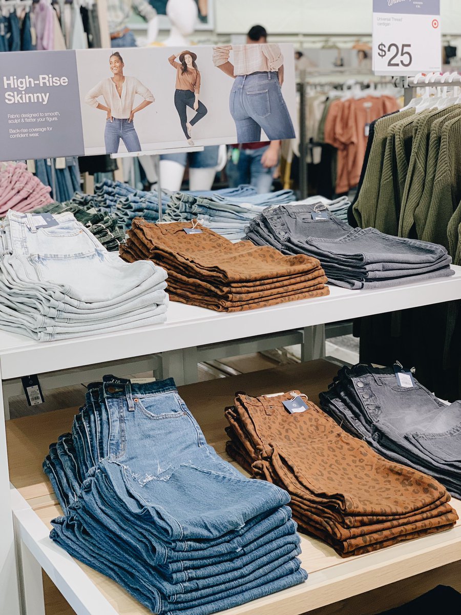 aprovencalvm's tweet photo. fall has arrived at #T2530 🍁🍂 #UniversalThread has looks for every fall activity you could dream of. 💫 #TargetStyle #WorkSomewhereYouLove https://t.co/JQeoBEylh1