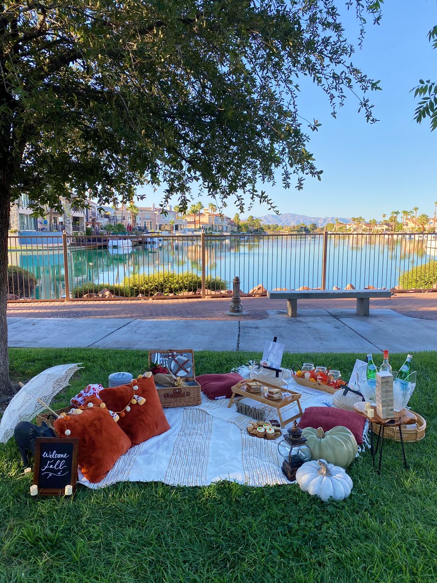 a little fall picnic anyone? 🍁☺️