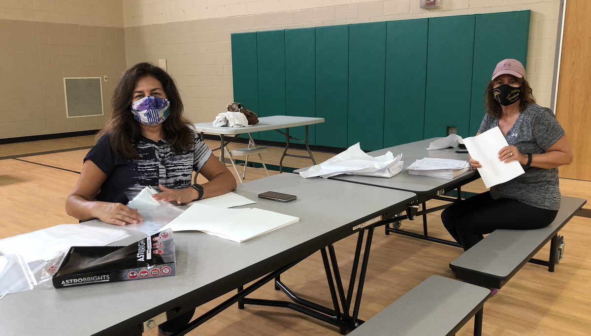 MariaAGioffre's tweet photo. @deptfordschools Some  of CECC’s paraprofessionals &amp; a retiree volunteered to prepare for our Meet and Greet!  What’s not seen here is our PTO, custodial staff, nurse secretaries &amp; of course teachers who have been putting in countless hours to prepare for this school year! 💙 https://t.co/m0tgneT27o