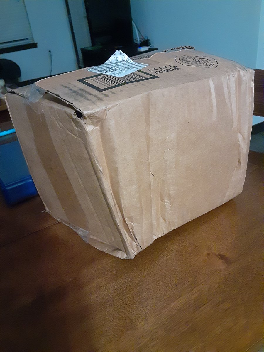 eivilcow's tweet photo. @UPS Thanks for smashing the second package in a row for me. This one also had the tape cut and was mostly open on one side. https://t.co/drpeCVxeWb