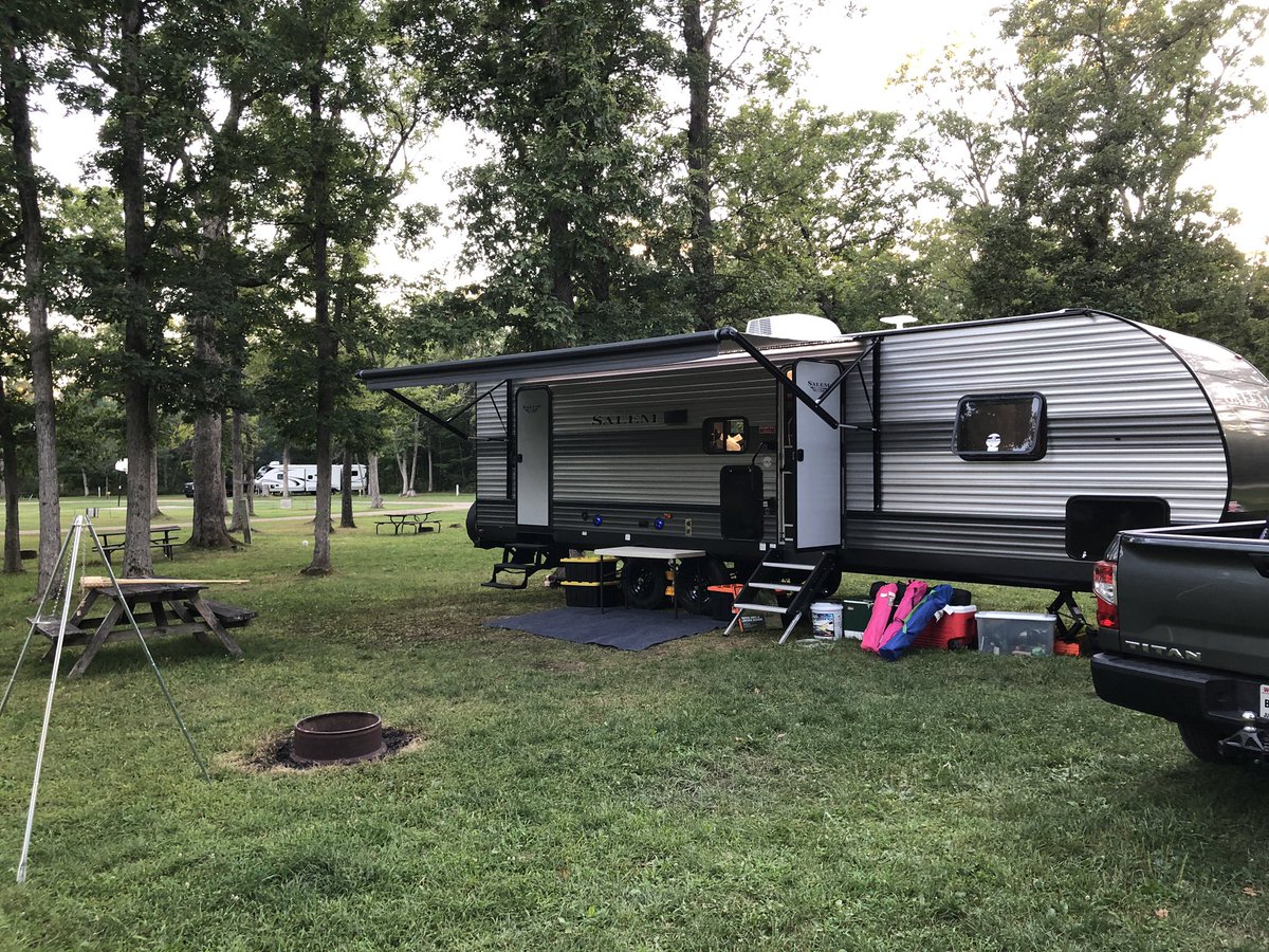 dfnadventures's tweet photo. Another fun weekend ahead and our awning is# working 😁
#camping #RVLife #workingawning #LaborDayWeekend https://t.co/0YtH4klEZG