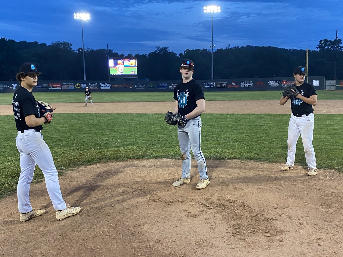 The boys @Dakota_Baer5 <a href="/DevonSwensen/">Devon Swensen</a> <a href="/christian_hopp/">Christian Hopp</a> were working on those pic moves! Nothing better than a summer night at DEP with a ballgame on the <a href="/GetScoreVision/">ScoreVision</a> Board! #BisonGrind #Hornsup 🤘🏻
