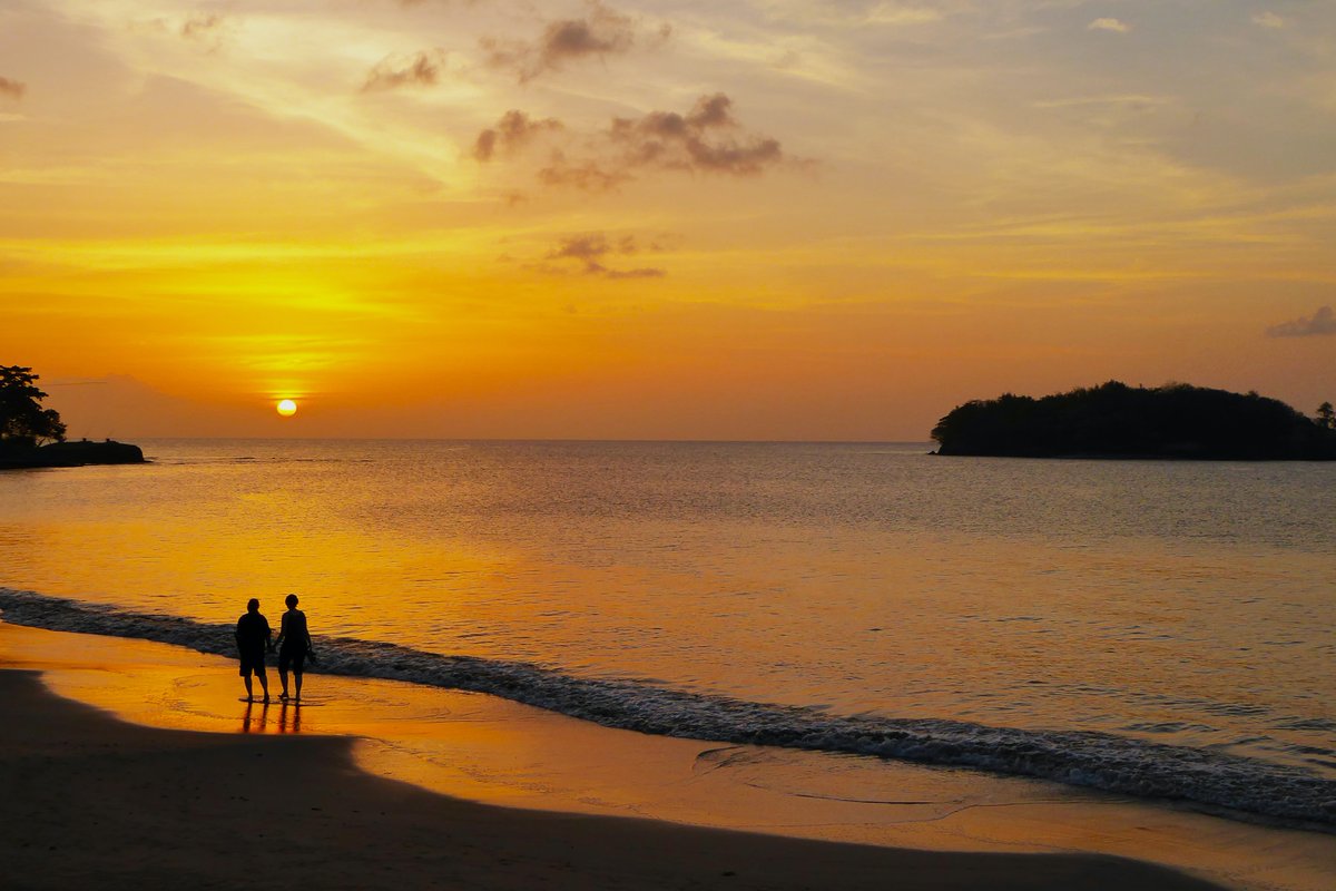 ArletaGCosby's tweet photo. Sunset stroll on the beach in Castries, Saint Lucia.

#CosbyTravelConsultants, #TravelAgent, #TravelAdvisor,#LuxuryTravel,
#DestinationWedding, #Honeymoon, #Babymoon, #Engagement, #BeachThursday, #RomanticGetAway, #StLucia, #StLuciaHoneymoon, #StLuciaDestinationWedding https://t.co/32sOc9eqpa
