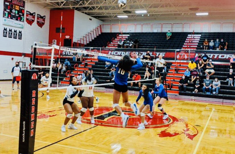 ElmwoodRoyalsVB's tweet photo. The Lady Royals traveled on the road to Fostoria to pick-up their first Northern Buckeye Conference win of the season. Royals VB swept the Redmen in 3 sets!
25-10 | 25-19 | 25-22
๐๐๐๐งน๐ฆ
#RebuildReloadRevitalize
#AlwaysReppin
#QueensOfTheCourt
@ElmwoodAD https://t.co/l5N20Mtkg0