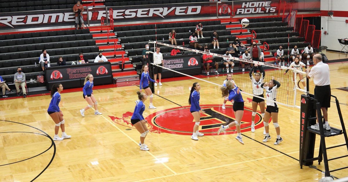 ElmwoodRoyalsVB's tweet photo. The Lady Royals traveled on the road to Fostoria to pick-up their first Northern Buckeye Conference win of the season. Royals VB swept the Redmen in 3 sets!
25-10 | 25-19 | 25-22
๐๐๐๐งน๐ฆ
#RebuildReloadRevitalize
#AlwaysReppin
#QueensOfTheCourt
@ElmwoodAD https://t.co/l5N20Mtkg0