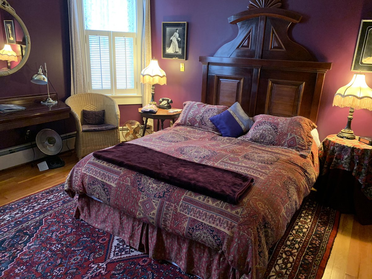 kateflyingsolo's tweet image. Just had to share some pics of my room at #bombaypeggys, which used to be home to Madame Peggy and certain ladies of the night @DawsonCityYukon @TravelYukon