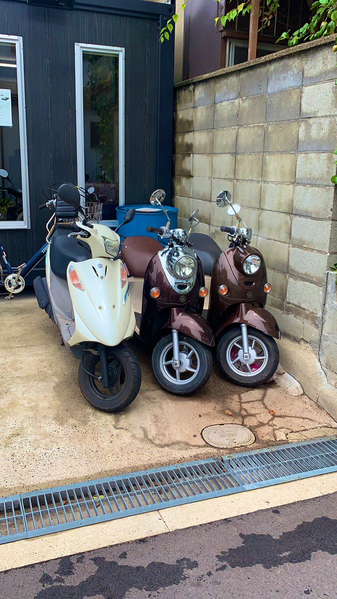 MIYOSHI_AUTO's tweet photo. アドレス125g 弊社販売、下取り車両なのでご安心ください🙇
ビーノ2台　　販売車両🙇

バイクの在庫3台となっております🙇☺️
バイクの仕入れに行くこと自体少なくなってきているので、、気になる方お早めに🚘🤩
3台ともスペシャル価格🤩🤩🤩🤩🤩 https://t.co/KIJHQ9Qa7f