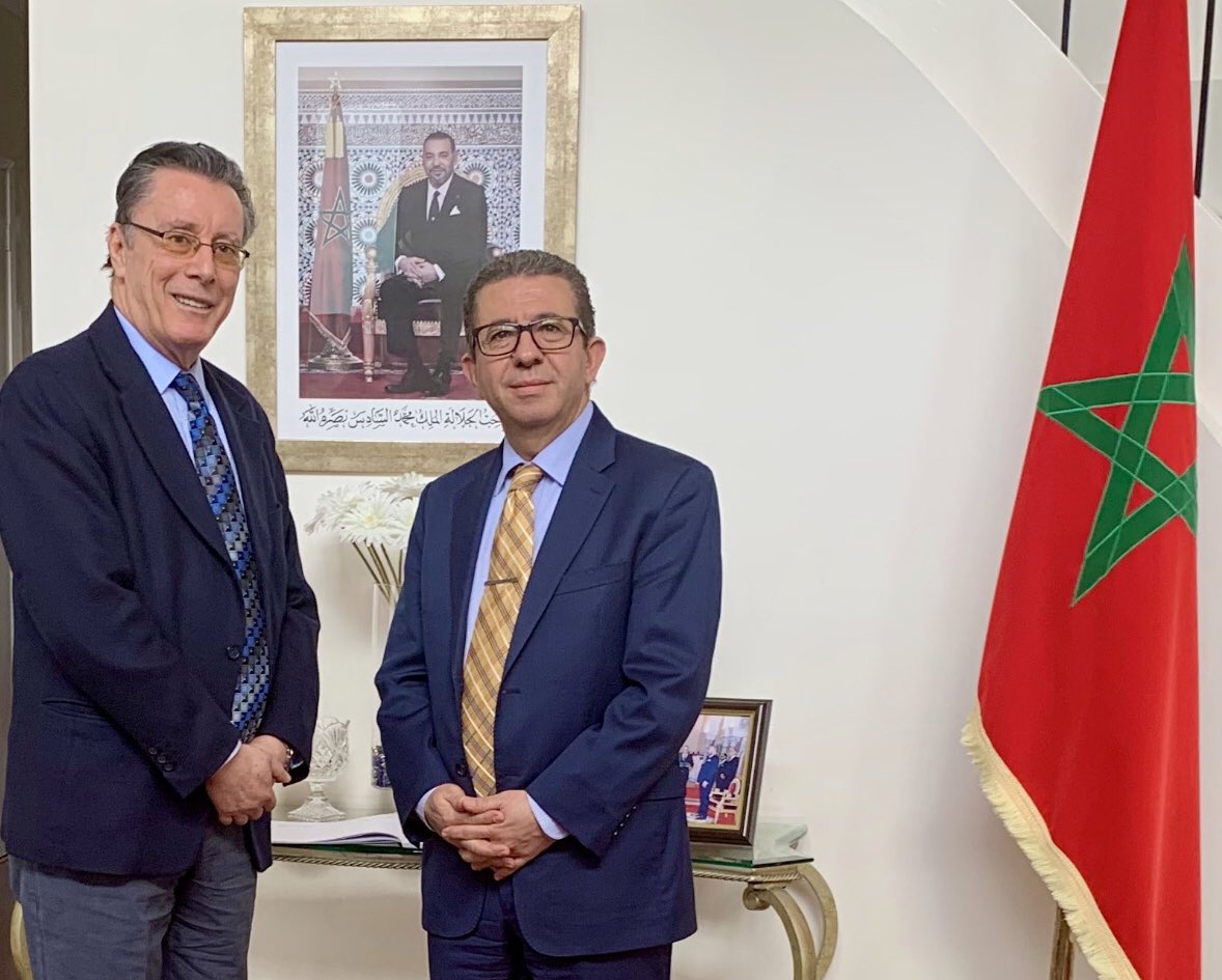 globalintel_'s tweet photo. 🔴 L’ambassadeur du #Maroc en #Australie Karim #Medrek a reçu à la résidence du royaume à #Canberra son homologue l’ambassadeur d’#Algérie, Merzak #Belhimeur, qui lui a rendu une visite de courtoisie
@moroccoinaussie
@MarocDiplomatie
@AlgeriaMFA https://t.co/Zx4fo26ywe