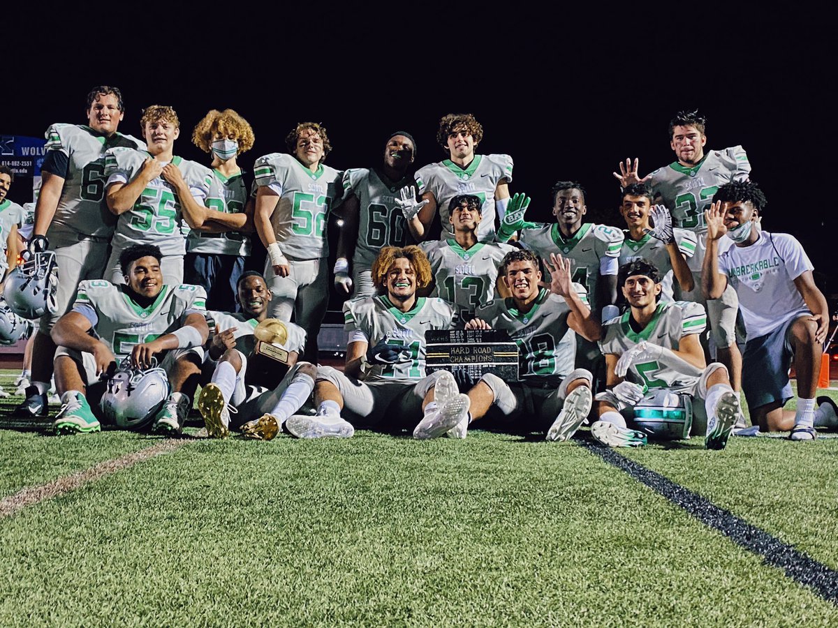 StoriedRivals's tweet photo. These Scioto seniors earned the FIFTH STRAIGHT Hard Road 🏆 https://t.co/bHVXiHXjKJ