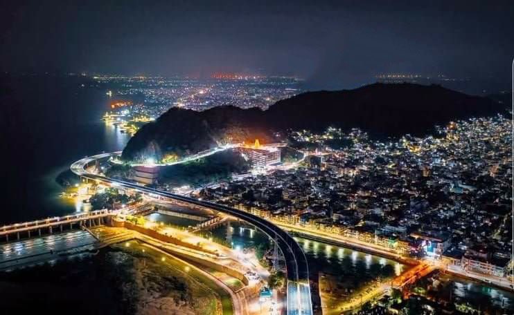 kesineni_nani's tweet photo. ❤️❤️❤️ Vibrant Vijayawada https://t.co/NFUxXCT6yk
