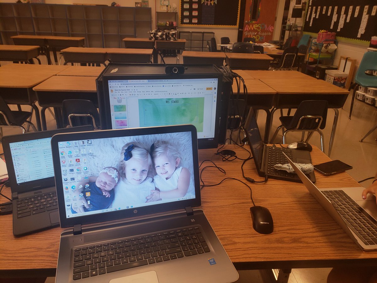andreamhoward86's tweet photo. I set a new record for myself today... 5 computers at 1 time! 🤯 #only3weremine #virtualteacher #technologywontbeatme https://t.co/K8RSGatVSq
