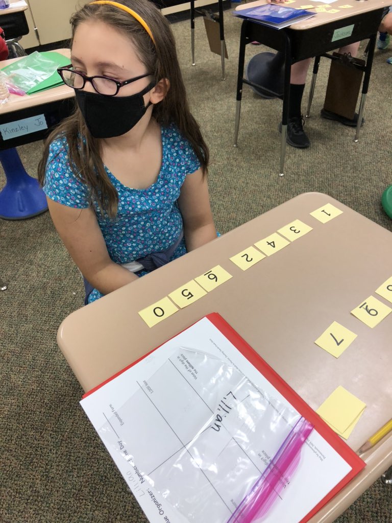 TinaDonnell's tweet photo. Learning about place value by building numbers. #TH_Principal #lctitanhill https://t.co/1JZXzbemY9