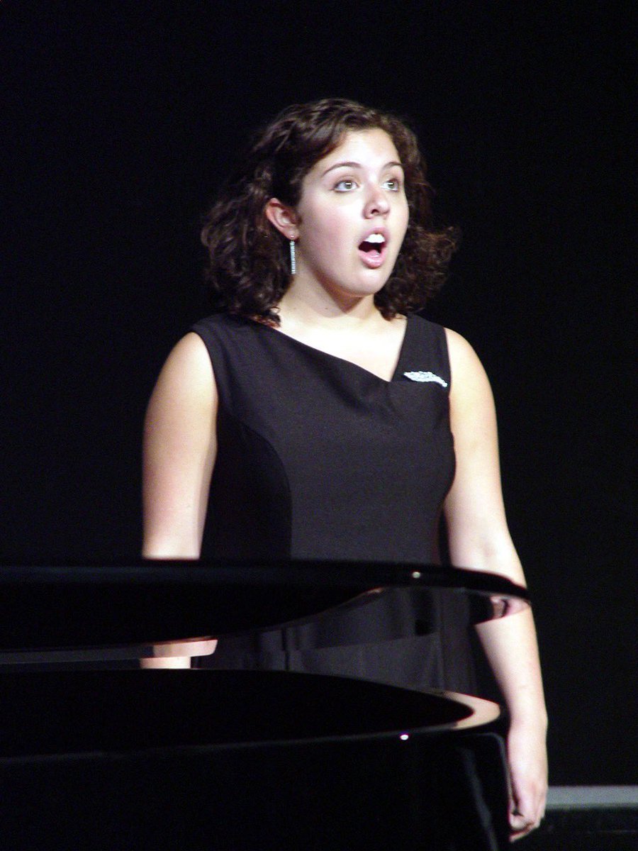 GHSFrench2's tweet photo. @glenntheatre TBT to 16 year old Ms. Browne! https://t.co/kFaRDlpdnU