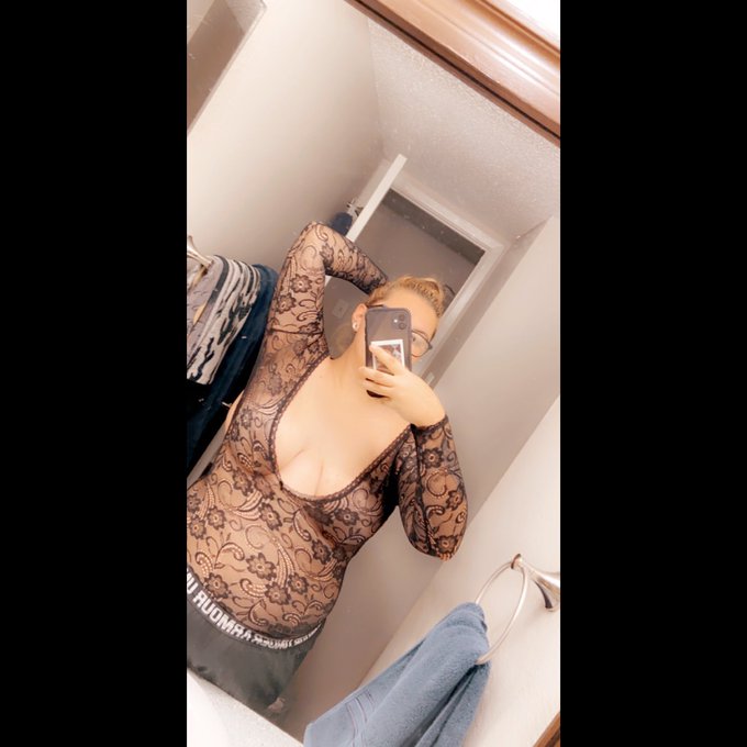 ✨Peaches✨’s pics and videos