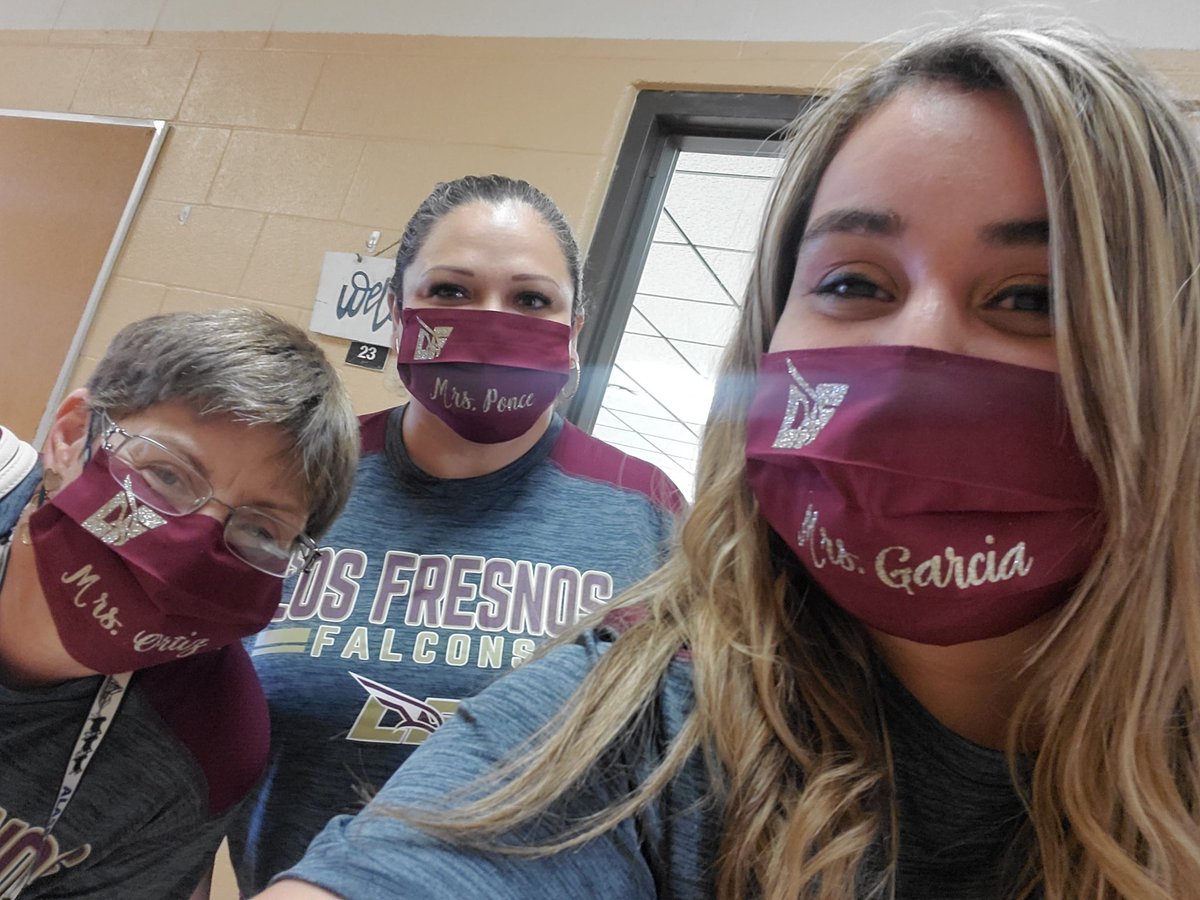 NoraGarcia4th's tweet photo. Felling beyond blessed! We are almost at the end of our first official week back. Has it been hard? Yes! Overwhelmed? Yes, but with the support of each other WE can do anything! @Las_Yescas #3grade Thank you Sunshine and PtO💛🤘#weshapeworlds @LosFresnosCISD #weknowthewhy 💛 https://t.co/uJlmIq8HBG