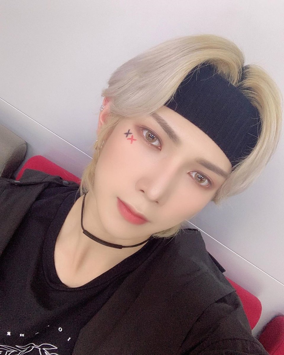 Can I take your picture to prove to all my friends that angels do exist? #YEOSANG  #여상  #ATEEZ  #에이티즈  @ATEEZofficial