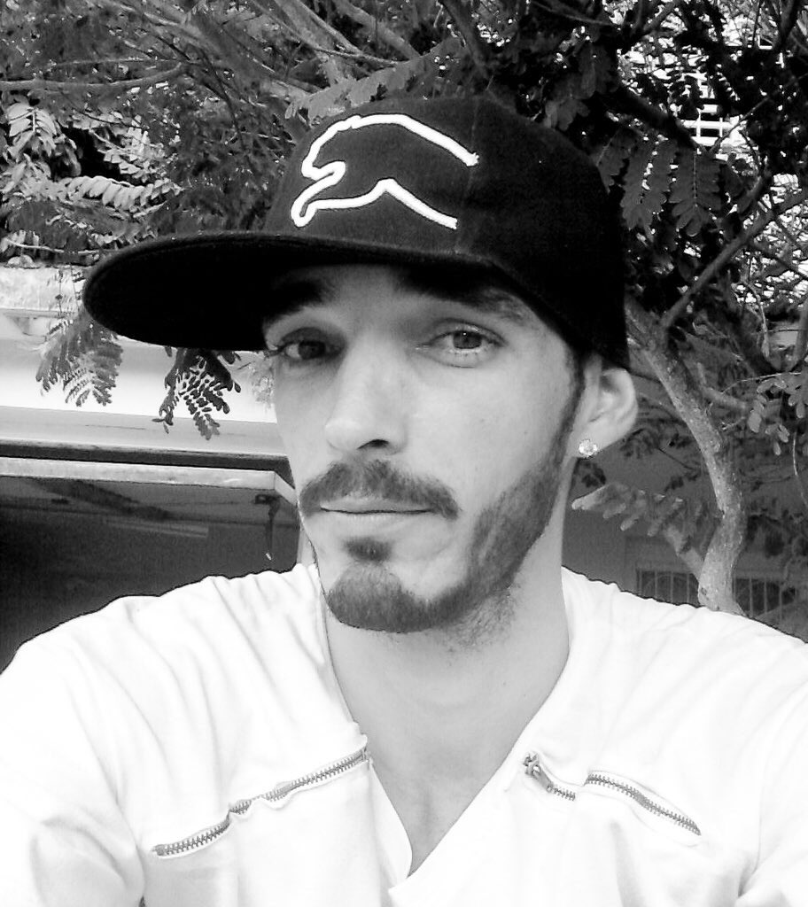 PedroMa33972420's tweet photo. @Vyaches48023138 @katiaElena13 @ckuck @curtisatlaw @gsiskind @rafaesq @AILANational @DvObserver @o_caramelina I have the beard 🧔 I have the truck waiting for my in Houston Texas! I have my mask 😷!I’m feel ready to go from the Eeuu 🇺🇸 !I have all my documents in KCC! I’m ready for the interview! Only need! What I need jummmm???? Better question!!! What it’s necessary for all DV-2020 ??? https://t.co/uisOpWze6P