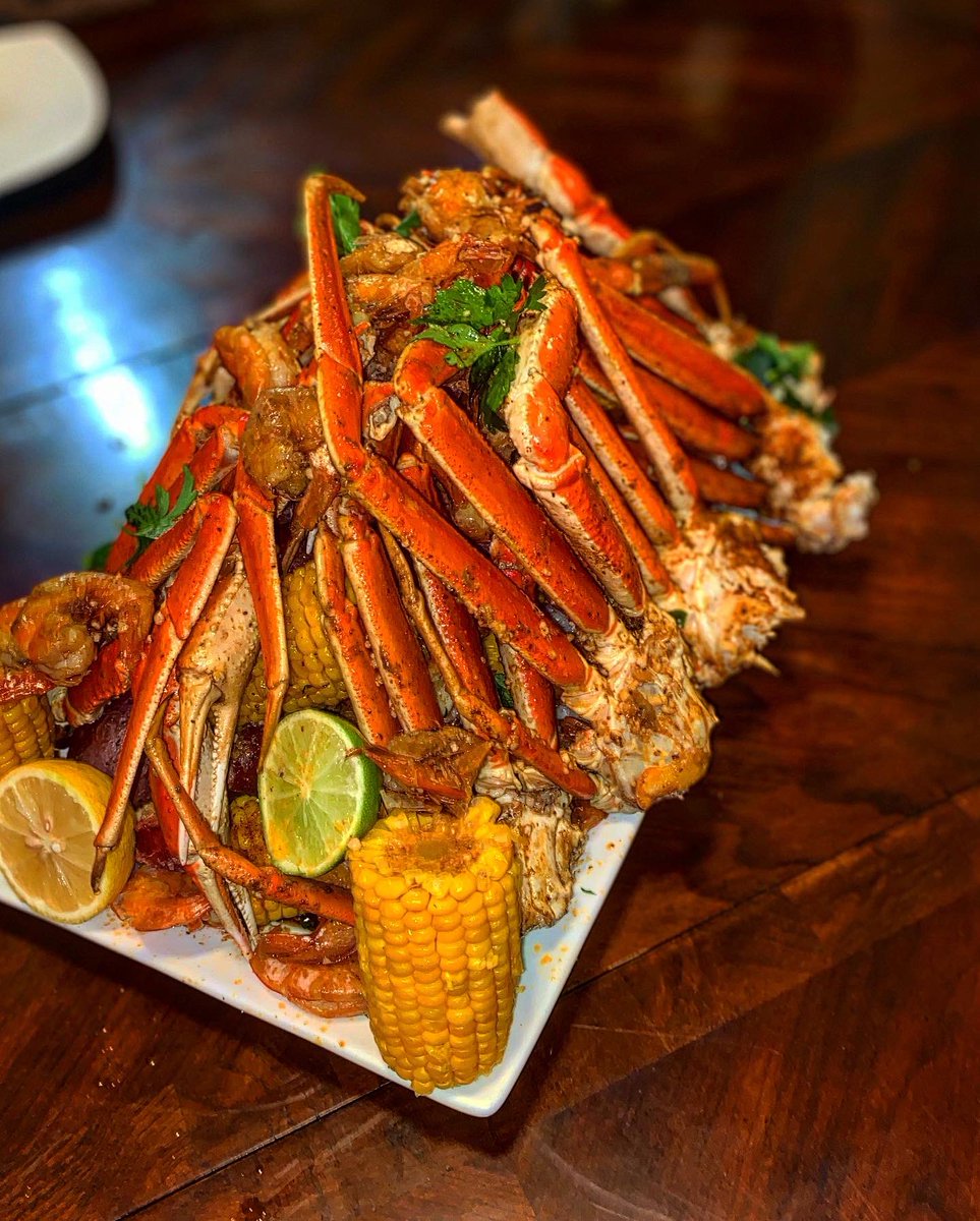 HustlersKitchen's tweet photo. Sooo happy i could be apart of making the coolest 8 year old birthday complete. Officially a young hustler now π―π«π...
IG: hustlerskitchen
#houstonseafood #htxfoodie #houstonchef #seafood #crablegs #snowcrab #htxchef #bookit #houstonrockets #houstonastros #chef #cheflife https://t.co/woNx02pM6b