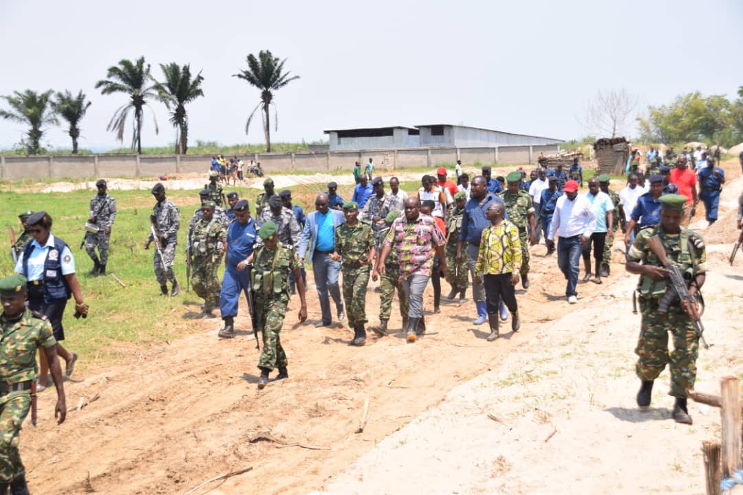 Bujaprov2025's tweet photo. #Burundi le "curage" ds les rivières traversant ou périphériques de @MairieBuja sont suspendus depuis ce 2 Sept. 2020 jusqu'à nouvel ordre. Ctte mesure est sortie après la descente effectuée sur ces rivières par différents intervenants ds la protection de l'environnement. https://t.co/DhSeglZncV