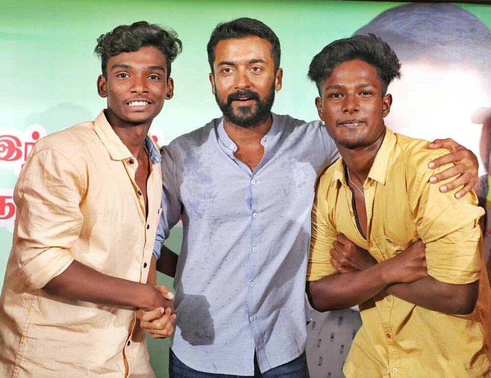 SHERVIN_JSK's tweet photo. #Sep4th தலைவன் தரிசனம் பெற்றநாள்🔥

என் வாழ்க்கையில் மறக்கமுடியாத 
நிகழ்வு...♥️
@Suriya_offl 
"என் உயிர் இருக்கும் வரை உன் பெயரில் நற்பணி செய்வேன்🙏🏻"
@ANJAAN_SHERVIN 
@Vairamu93544349 
@Anjaan_Groups https://t.co/wipAtLdTz4