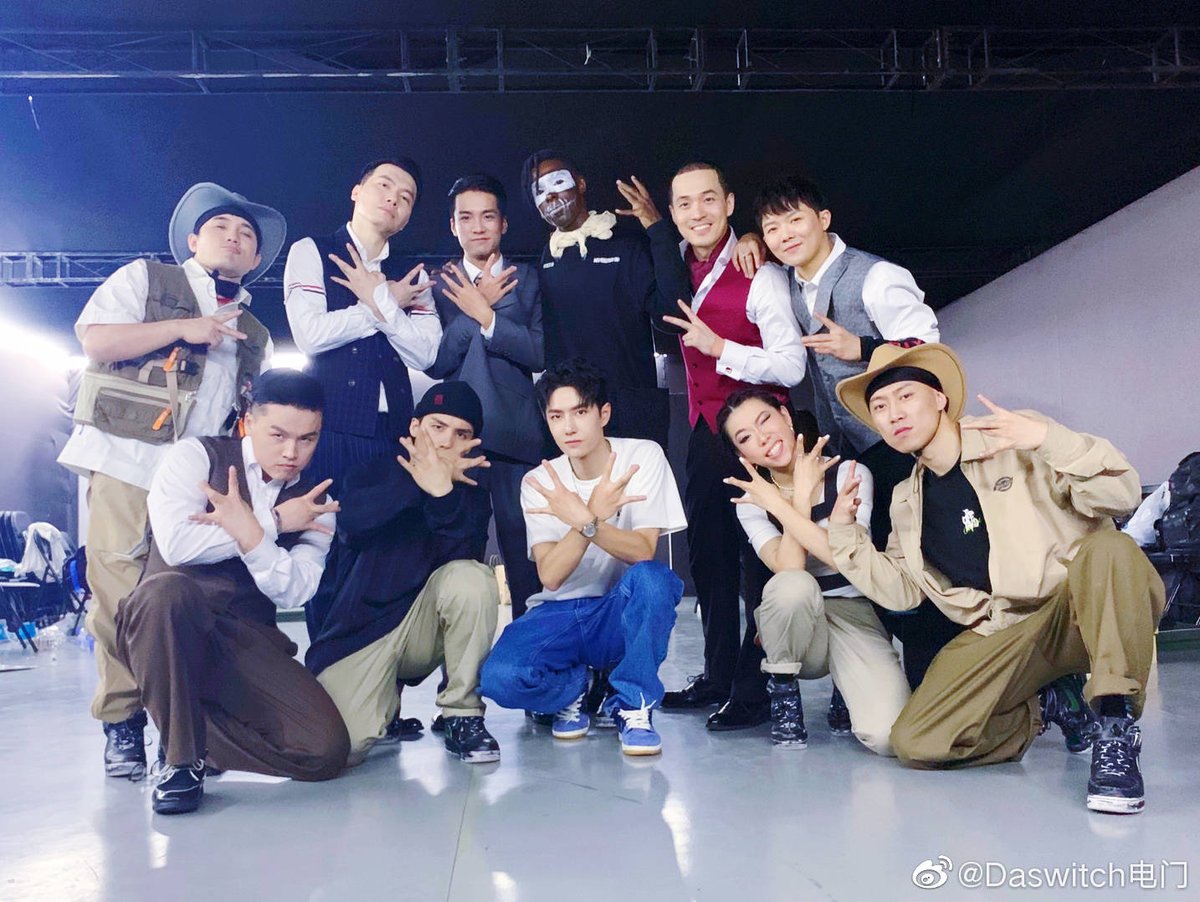 mitzi4r's tweet photo. #DianMen #DaSwitch weibo update:

"Come. Official photo of #YIBOWANGZHA💥 firestage is here. Line up neatly"

https://t.co/Yy8quXobtR
#CaptainYibo #WangYibo #StreetDanceOfChina https://t.co/pT9WTgj6eV