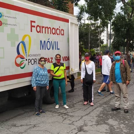 CLAPSFM2's tweet photo. "JORNADA DE SALUD desde el Consejo Comunal Sector "F" Montalban ll"
#03Sep la Farmacia Móvil con toda clase de Medicinas a bajo costo, más del 70% de dcto. beneficiando a la comunidad de Montalban l, ll, lll y Juan Pablo, Pquia. #LaVega.
.@NicolasMaduro @MinSaludVE @EMAeslavega https://t.co/PIlCZiRl57