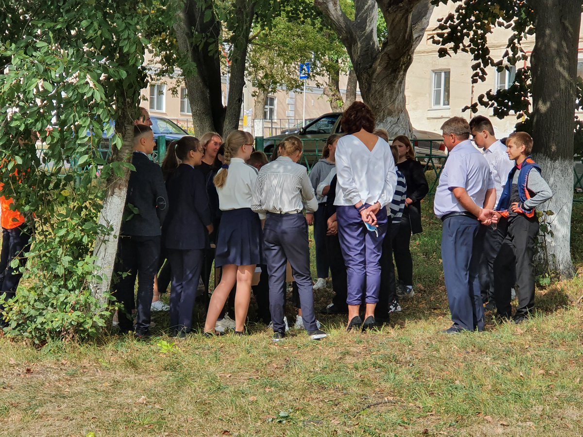 school3_bgr's tweet photo. @GlavaBogorod В МОУ СШ № 3 прошли Всероссийские Уроки здоровья с представителем ГУЗ "Богородиц��ая центральная районная больница" и.о. главного врача Рябовой Е.С. Конкурсная игра "Путешествие по станциям" https://t.co/9DzEzfYwTK