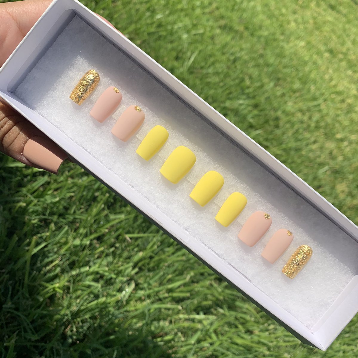 _jmarleny's tweet photo. ✨Support small business✨

My next customer could be one of your followers!

@ jvs.nails on IG💛

#LosAngeles #nailedit https://t.co/TRzNZ0NfAZ
