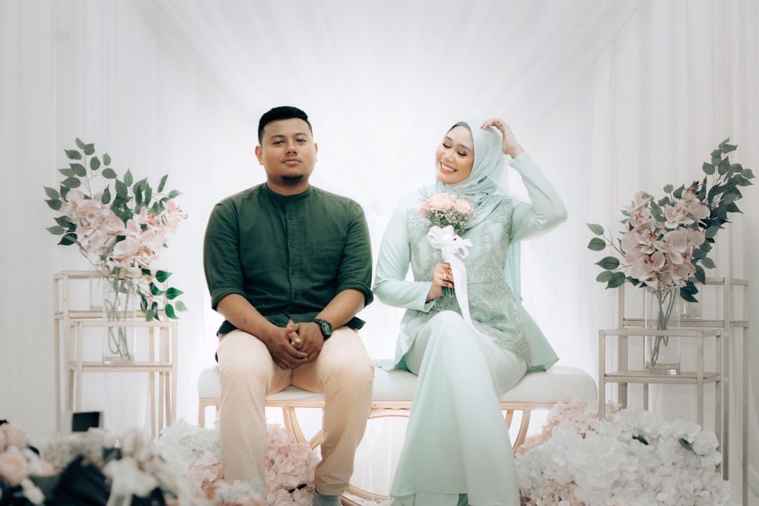 AzrinNovan's tweet image. Next step 🔜 semoga dipermudahkan segala urusan. I love you sayang  #eday #AzrinXLisa