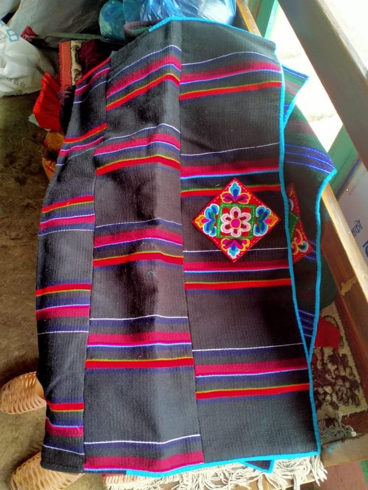 tamangsharmi's tweet photo. #tamangdress #socolorful #handmade #rasuwa #lovely https://t.co/wkZBHUImhM