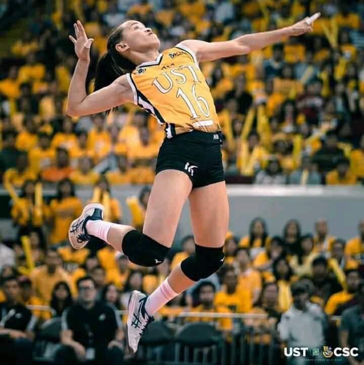 USTWVTGVT's tweet photo. Let's all greet tigress @Rondina011 a happy, happy birthday. Hope you have a good one Sisi! Stay safe. #WalangIwananUST https://t.co/OrjK45WawR