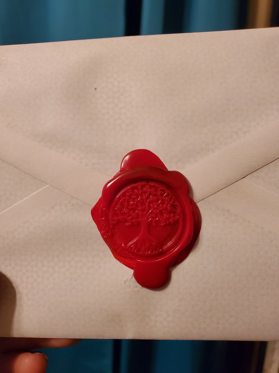charlie_quinn21's tweet photo. @LeslieKritzer got a fancy letter coming your way...
#yesIboughtAWaxSealKit
#JustForThis https://t.co/e0IYhfTEOj