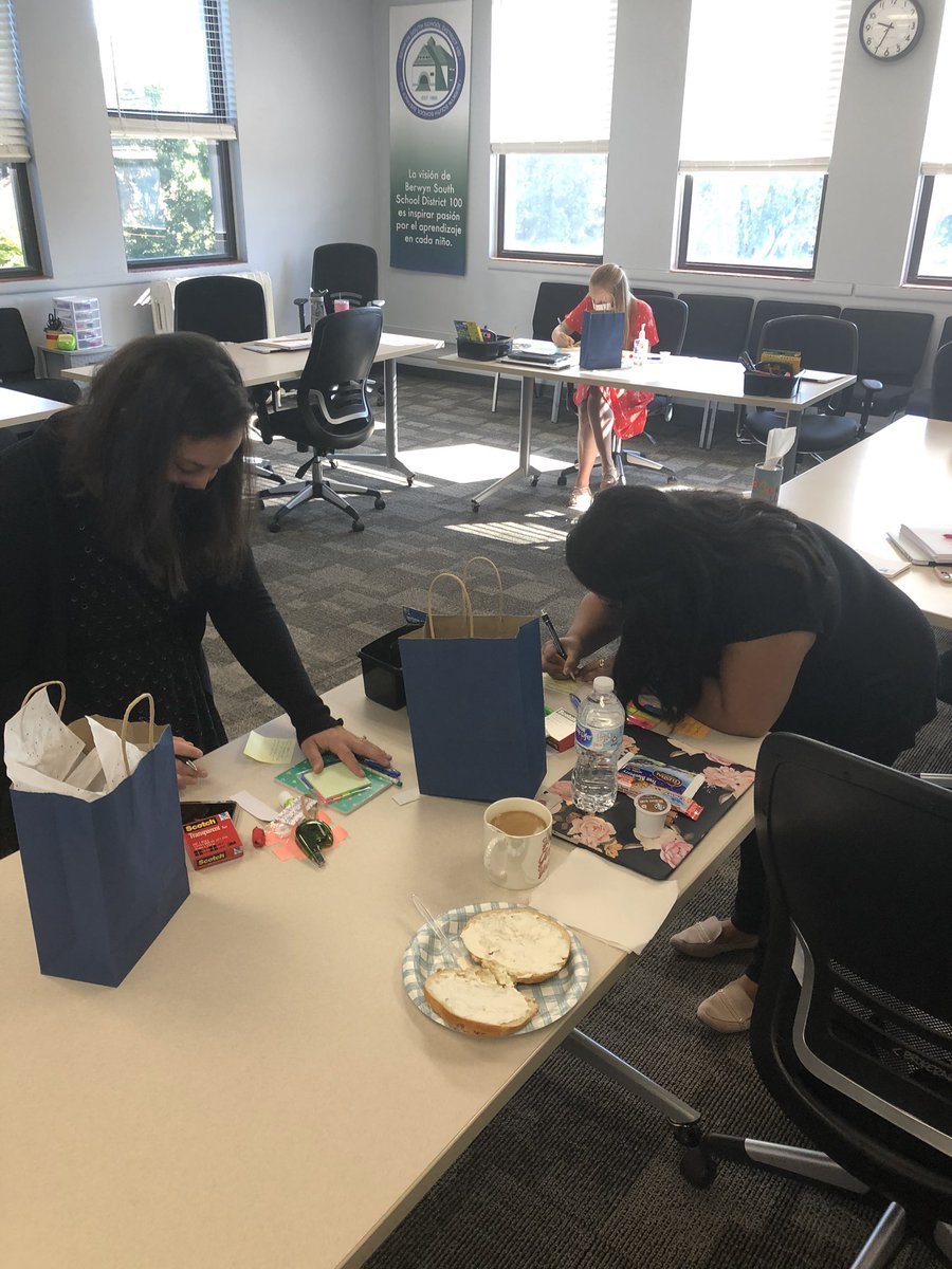 BeaMaldo310's tweet photo. It was a fun filled extravaganza of team building and #leadershipsurvival #alwaysmodeling #alwayswatching @maryhavis @leahod @rmbtowner_tech @RKozinEME @JeanetteBriseno @SouthBerwynPre @lindseysinde @MsKarinaC @samshuman24 @AmyLazzeretti https://t.co/xMO9VF4dv7