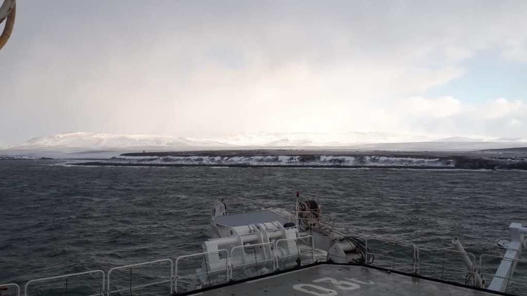 TAAFofficiel's tweet photo. || Rotation du #MarionDufresne || Ce matin le navire amiral des TAAF arrive dans le Golfe du Morbihan de l'archipel #Kerguelen. Manœuvres de mouillage avant les premières opérations vers Port aux Français. @lesoutremer #australes https://t.co/BIuyzJcUqB