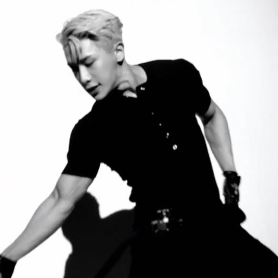 wonhospic's tweet photo. go watch and stream ‘open mind’ by wonho now! https://t.co/OX9WkvDbs1 https://t.co/C5eFh17U0s