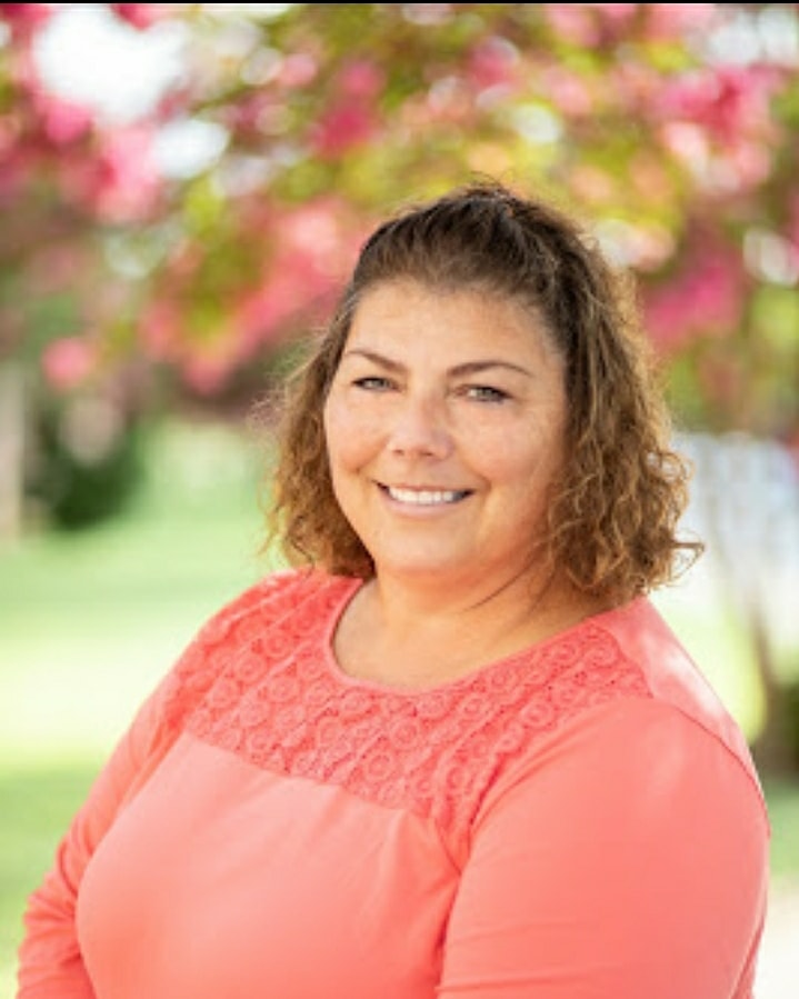 nchsgovs's tweet photo. Congratulations to our Governor of the Month, Wanda Staton!  Wanda is extremely dedicated to the students and staff at NCHS and always greets everyone with a smile!  We are so thankful you are a Governor!  @lizhuntphoto

#gogovs 
#nelsonstrong https://t.co/n40F6pGpKi